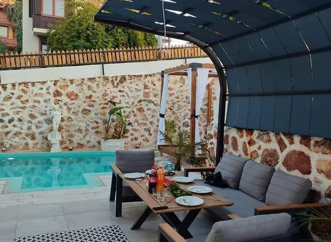 Kale Hanzade Αλάνια